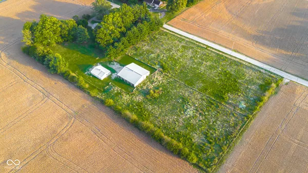 $630,000 | 3660 East 300 South, Columbus, IN 47201