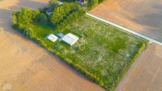 $675,000 | 3660 East 300 South, Columbus, IN 47201