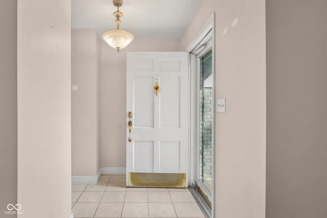 $675,000 | 3660 East 300 South, Columbus, IN 47201