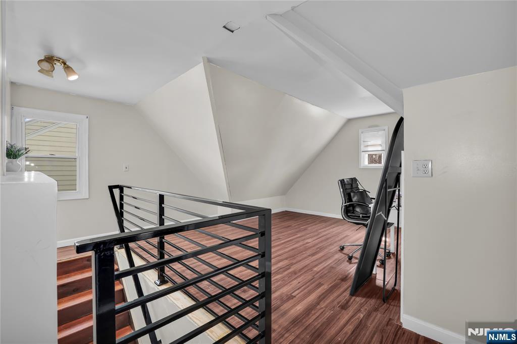 1875 Pilgrim Way Union, NJ 07083 - Photo 18 of 36