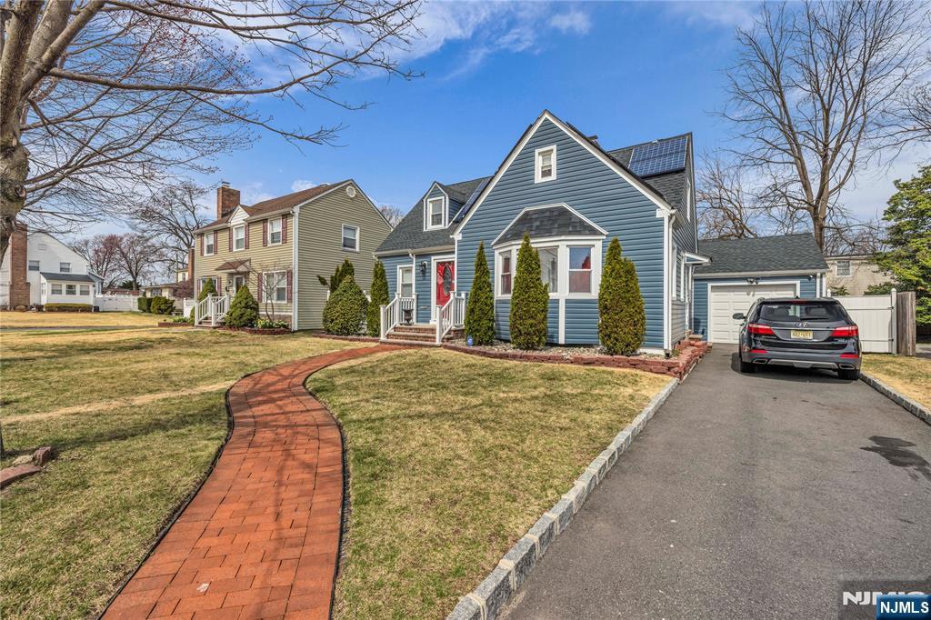 1875 Pilgrim Way Union, NJ 07083 - Photo 2 of 36