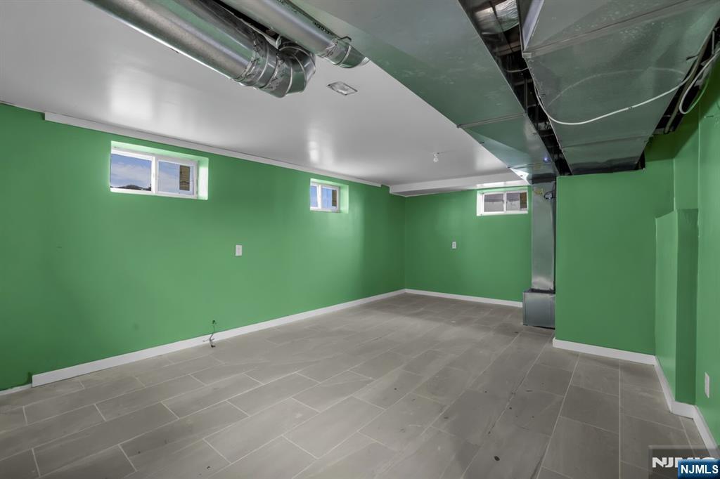 1875 Pilgrim Way Union, NJ 07083 - Photo 21 of 36