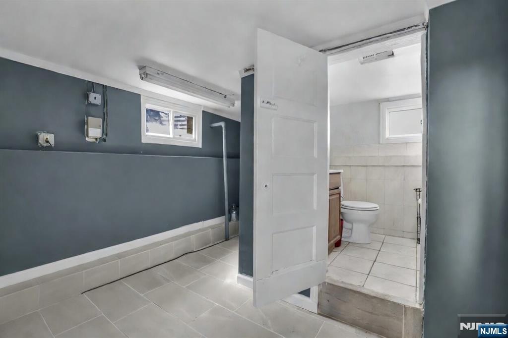 1875 Pilgrim Way Union, NJ 07083 - Photo 23 of 36