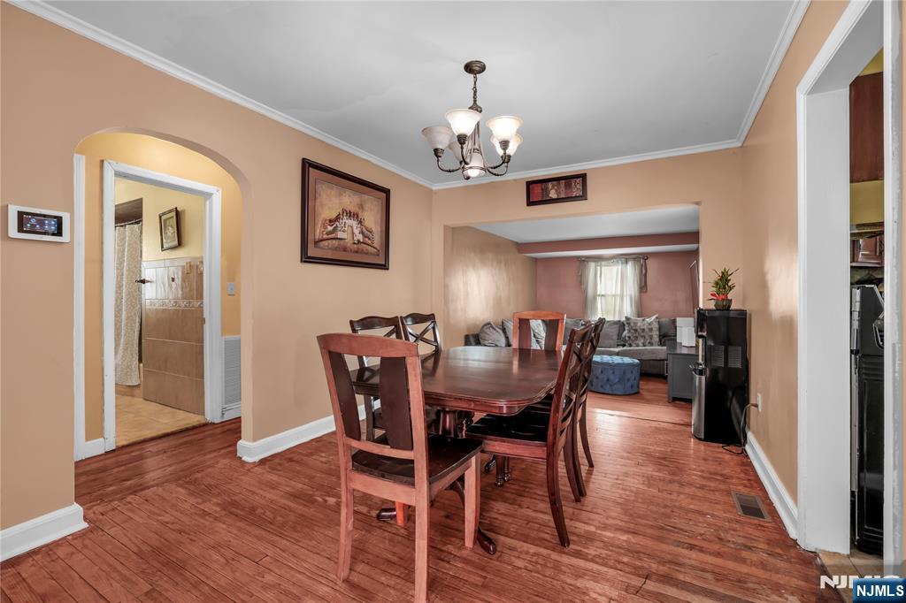 1875 Pilgrim Way Union, NJ 07083 - Photo 6 of 36