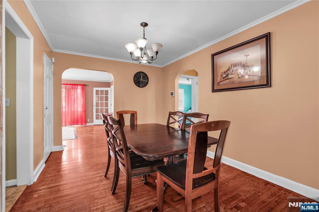 1875 Pilgrim Way Union, NJ 07083 - Photo 7 of 36