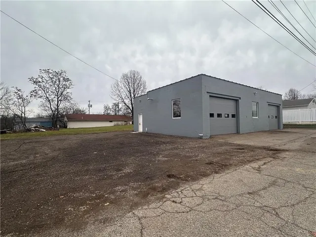 $2,000 | 97 Clyde Street, Ellwood City, PA 16117