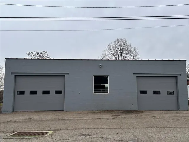 $2,000 | 97 Clyde Street, Ellwood City, PA 16117