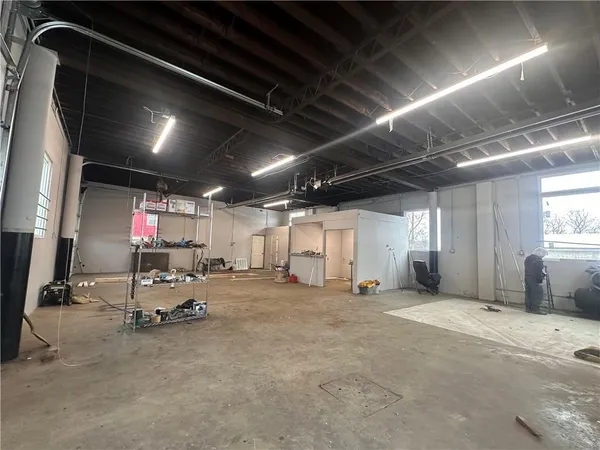 $1,800 | 97 Clyde Street, Ellwood City, PA 16117