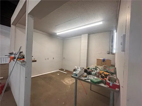 $1,800 | 97 Clyde Street, Ellwood City, PA 16117