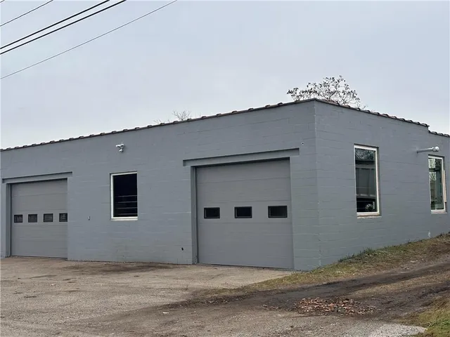 $2,000 | 97 Clyde Street, Ellwood City, PA 16117