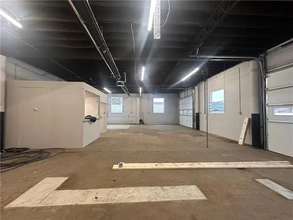 $1,800 | 97 Clyde Street, Ellwood City, PA 16117