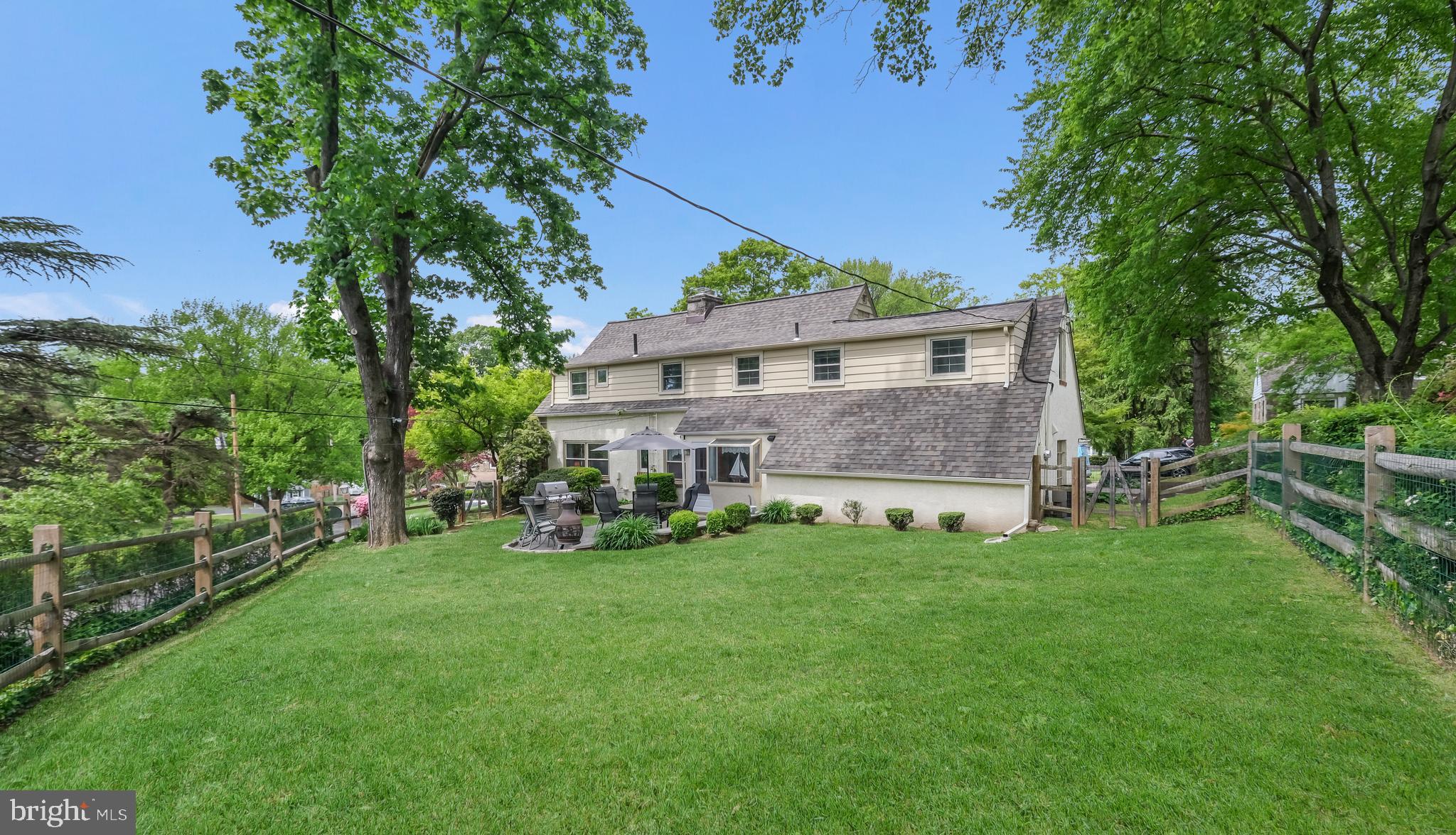 3 Beryl Road Cheltenham, PA 19012 - Photo 8 of 37 BEAUTIFUL BACKYARD FOR OUTDOOR ENTERTAINING