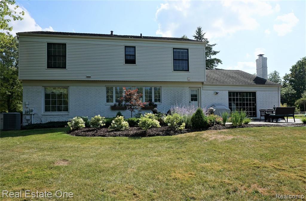 1102 Hackberry Circle Rochester Hills, MI 48309 - Photo 33 of 35