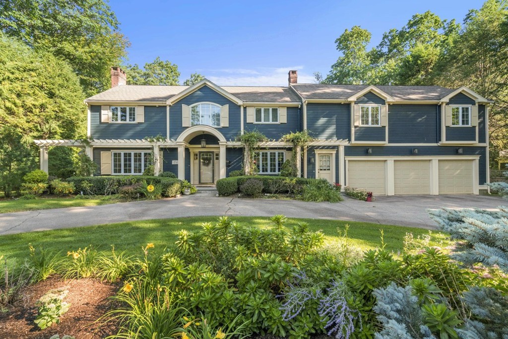 10 Kenilworth Road Wellesley, MA 02482 - Photo 1 of 18