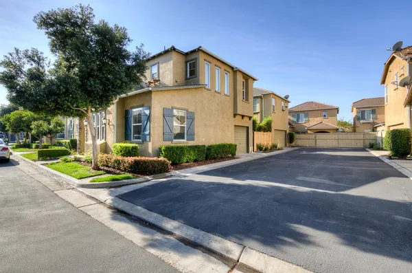 $397,500 | 3838 Moody Lane, Clovis, CA 93619