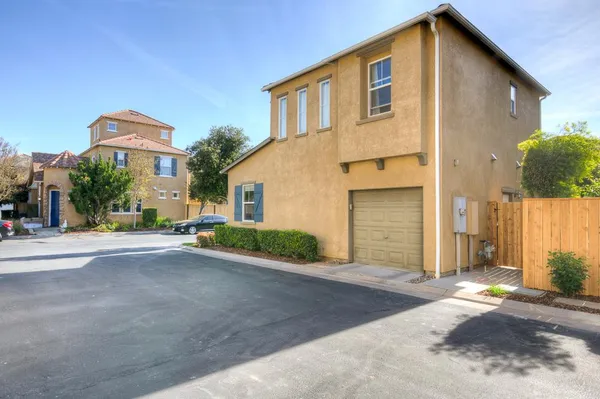 $397,500 | 3838 Moody Lane, Clovis, CA 93619