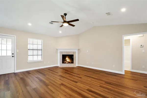 $1,850 | 323 Twisted Oak Drive, Cantonment, FL 32533