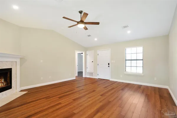 $1,850 | 323 Twisted Oak Drive, Cantonment, FL 32533