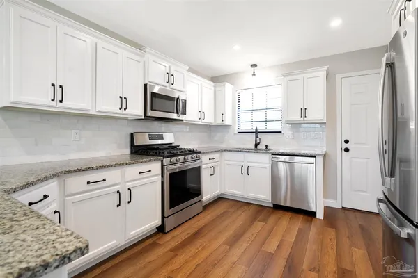 $1,850 | 323 Twisted Oak Drive, Cantonment, FL 32533