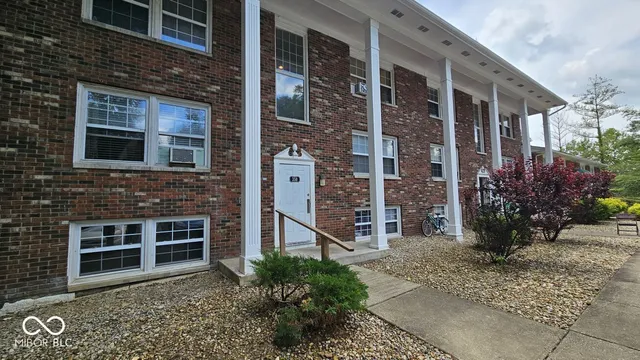 $1,400,000 | 350 Long Street, North Vernon, IN 47265