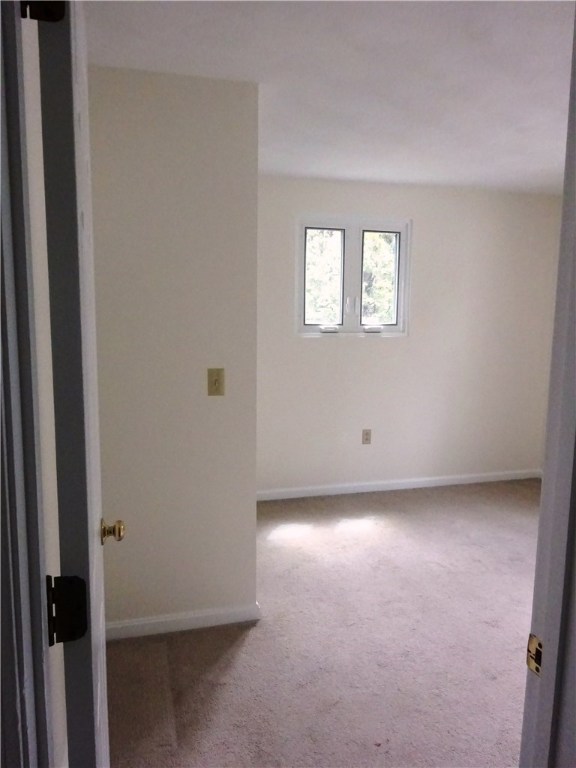 340 Old Forge Road Warwick, RI 02818 - Photo 16 of 39
