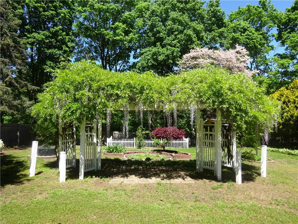 340 Old Forge Road Warwick, RI 02818 - Photo 3 of 39