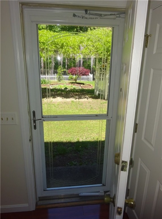 340 Old Forge Road Warwick, RI 02818 - Photo 4 of 39