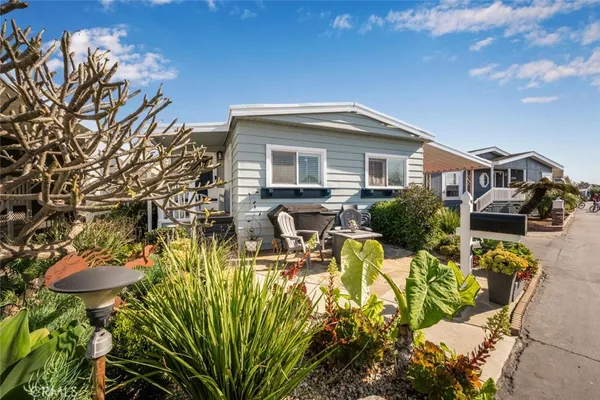 $165,000 | 16222 Monterey Lane, Unit 81, Huntington Beach, CA 92649