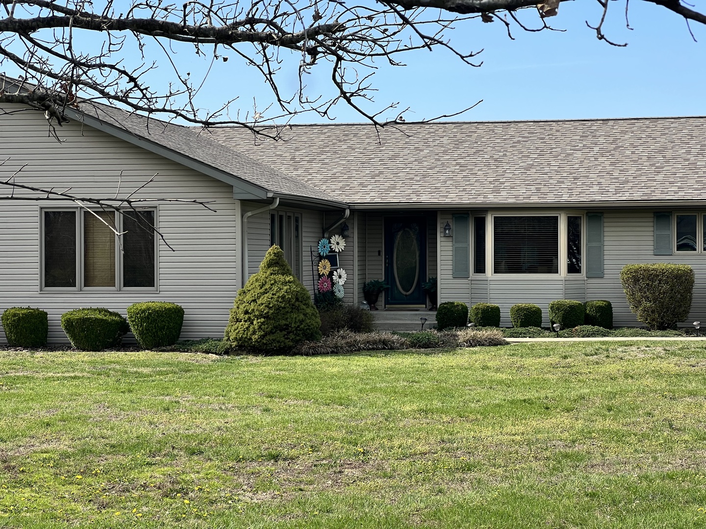 233 Dunivan Road Murphysboro, IL 62966 - Photo 2 of 35 a view of a house with a yard