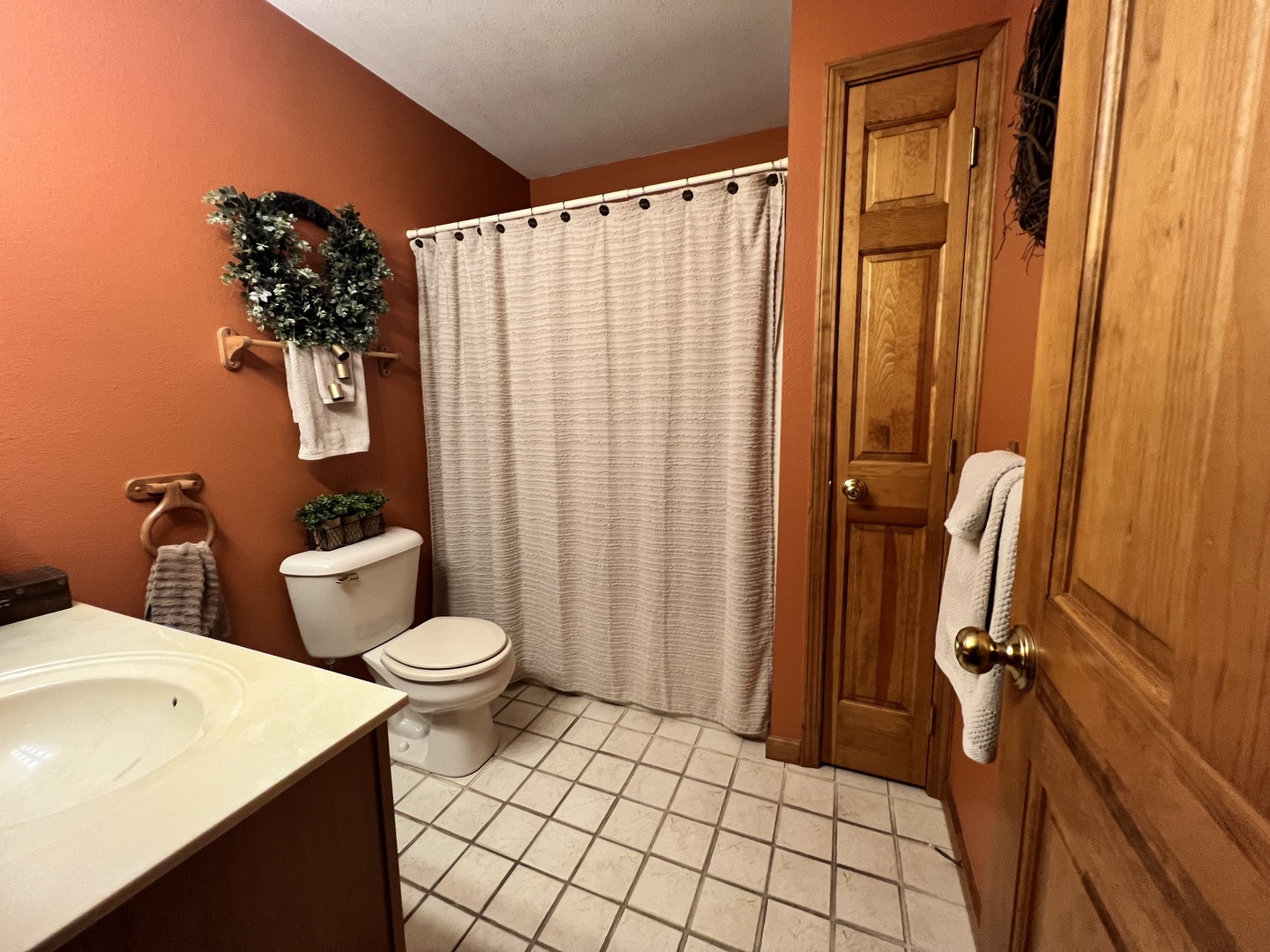 233 Dunivan Road Murphysboro, IL 62966 - Photo 24 of 35 a bathroom with a toilet and shower