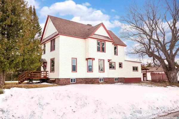 $289,900 | 801 Beaser Avenue, Ashland, WI 54806