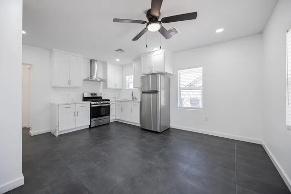 $1,995 | 4130 North Longview Avenue, Phoenix, AZ 85014
