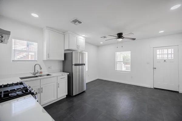 $1,995 | 4130 North Longview Avenue, Phoenix, AZ 85014