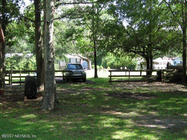 6909 Robinson Road West Jacksonville, FL 32220 - Photo 8 of 22 Side Yard from Back