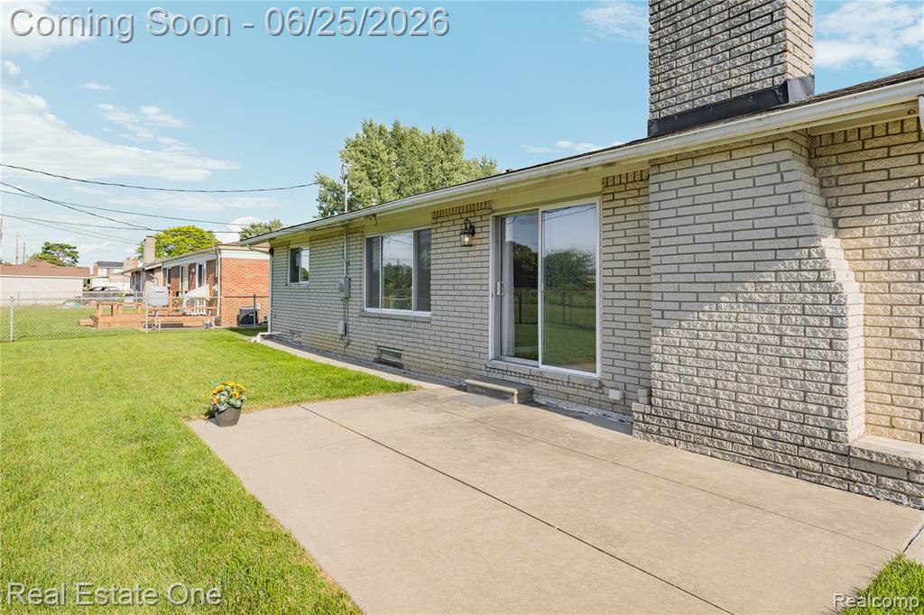 12235 Brougham Drive Sterling Heights, MI 48312 - Photo 6 of 52