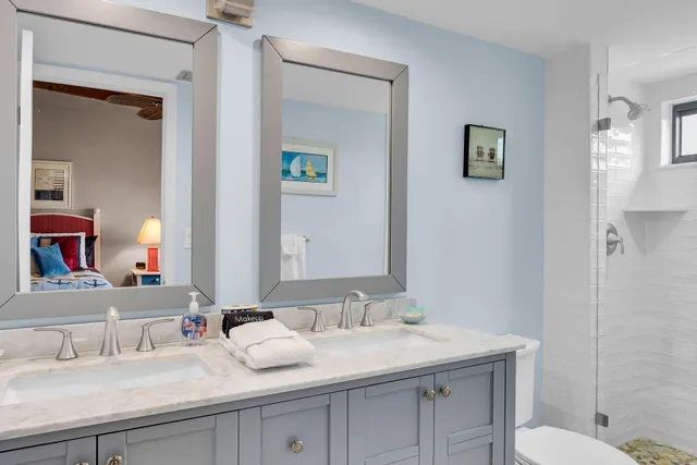 $899,000 | 1133 West Ocean Drive, Unit 6, Key Colony Beach, FL 33051