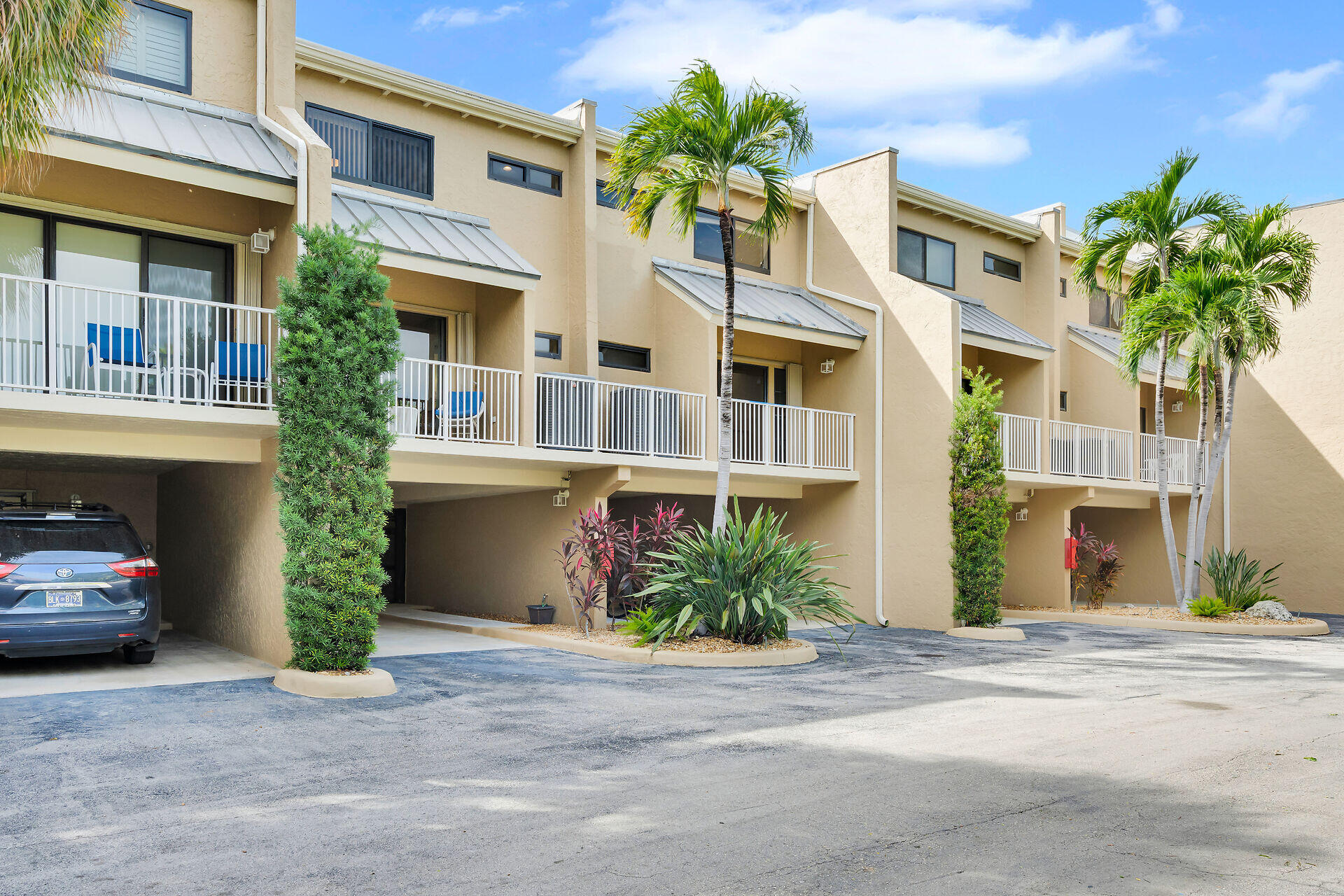 1133 West Ocean Drive, Unit 6 Key Colony Beach, FL 33051 - Photo 62 of 73 Drive to Condo