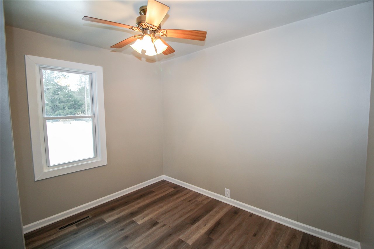 12375 Lake Road Montrose, MI 48457 - Photo 17 of 26