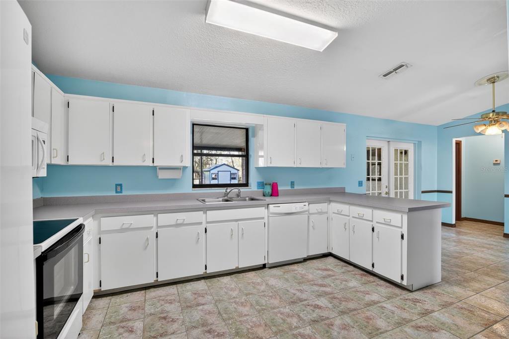 9745 Southwest 30th Terrace Ocala, FL 34476 - Photo 5 of 14