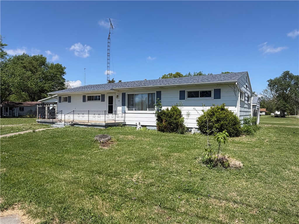 102 West Effingham Avenue Patoka, IL 62875 - Photo 1 of 18