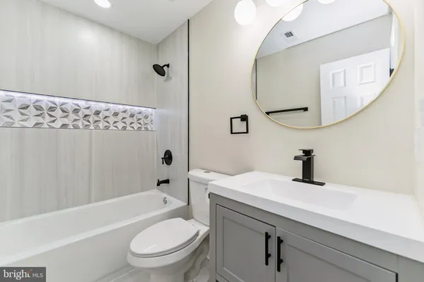 $259,999 | 2425 Lauretta Avenue, Baltimore, MD 21223