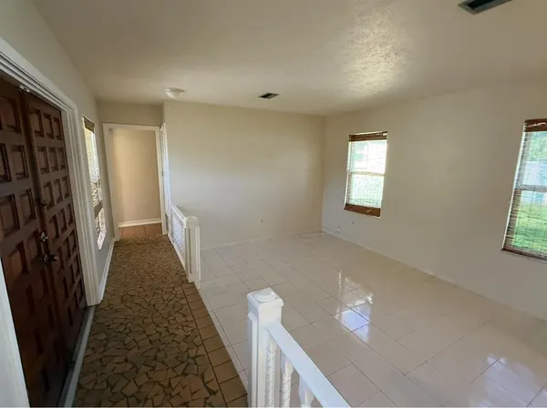 $2,000 | 914 Homewood Drive, Brandon, FL 33511