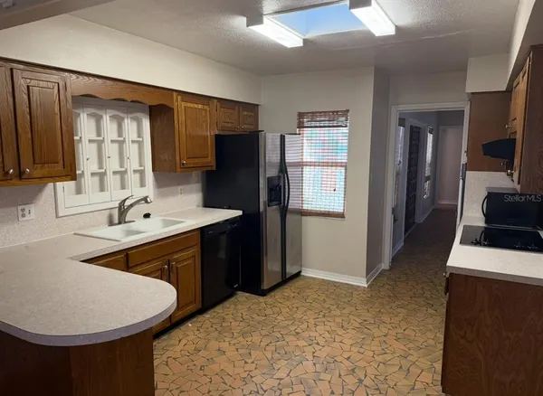 $2,000 | 914 Homewood Drive, Brandon, FL 33511