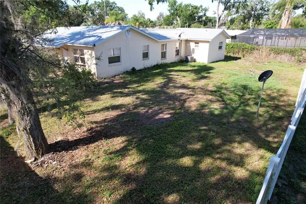 $2,000 | 914 Homewood Drive, Brandon, FL 33511
