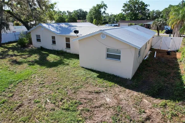 $2,000 | 914 Homewood Drive, Brandon, FL 33511