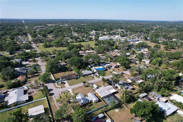 $2,000 | 914 Homewood Drive, Brandon, FL 33511