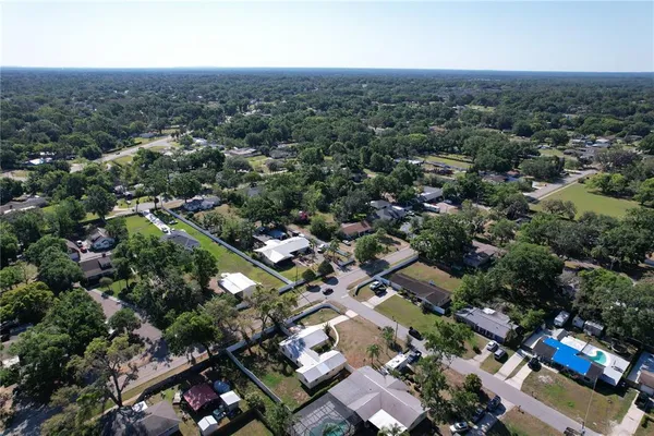 $2,000 | 914 Homewood Drive, Brandon, FL 33511