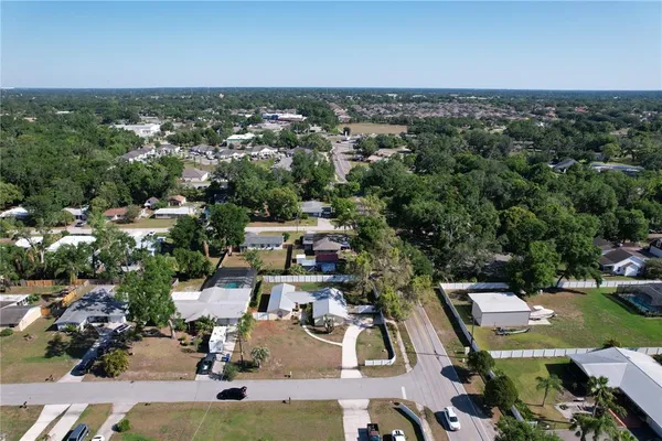 $2,000 | 914 Homewood Drive, Brandon, FL 33511