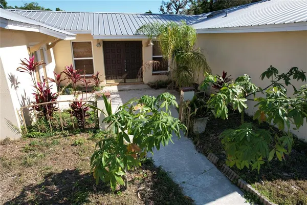 $2,000 | 914 Homewood Drive, Brandon, FL 33511