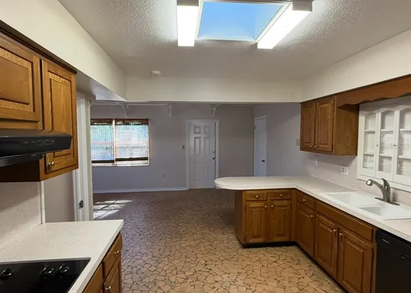 $2,000 | 914 Homewood Drive, Brandon, FL 33511